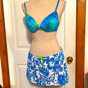 Ocean Pacific OP swim coverup skirt Hawaiian Floral Blue and white design
